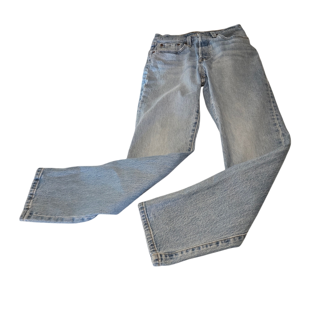 Levi’s 501 Women’s 26x30 Slim Straight Jeans Light Wash Button Fly High Rise EUC - Picture 3 of 16